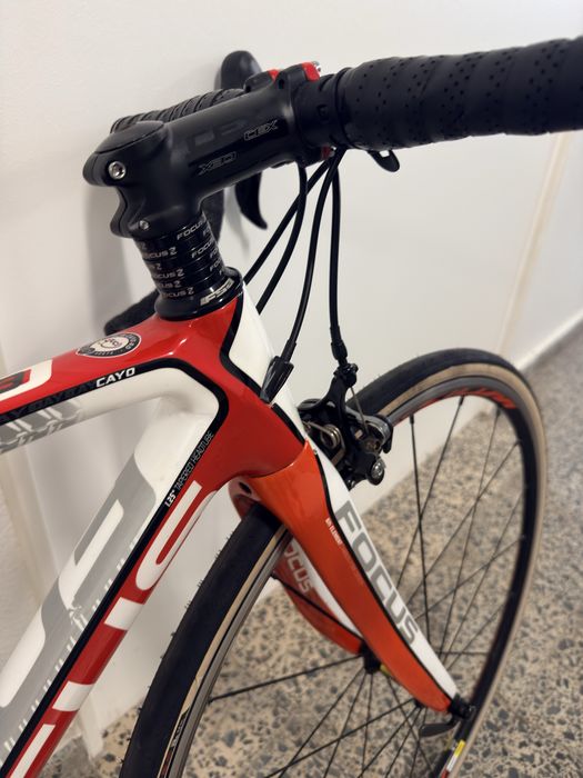 Bicicleta Focus Cayo carbono