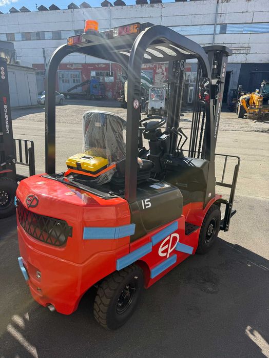 Новий професійний дизельний вилковий навантажувач EP CPCD15T8, 1.5т/3м, бокове зміщення, гарантія