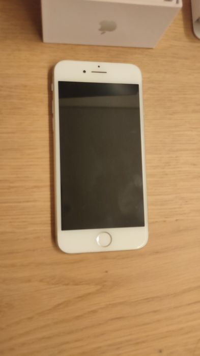 iPhone 8 64 GB com caixa