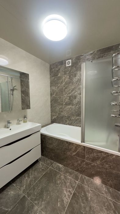 Продам 2-кімн.кв. по вул. І. Сердюка за Розеткою, центр
