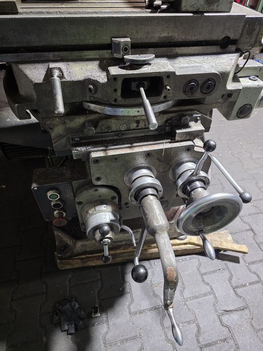 Frezarka uniwersalna STANKOIMPORT 6P81
