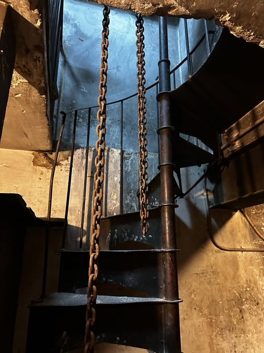 Escada de carracol em ferro com 270cm