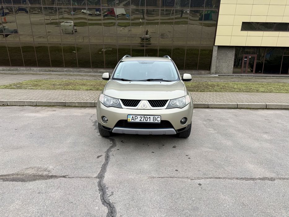 Mitsubishi Outlander XL