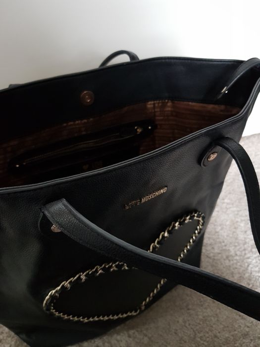 Czarna torebka shopperka Love Moschino skóra