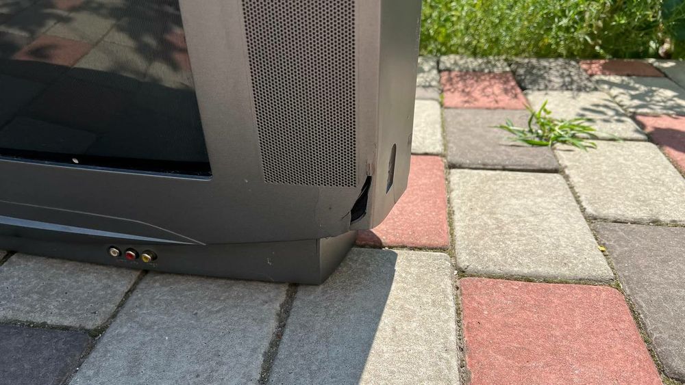 Кольоровий телевізор Rainford