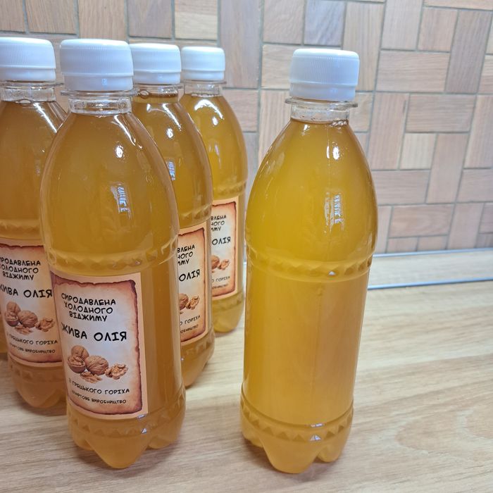 Олія волоського горіха сиродавлена