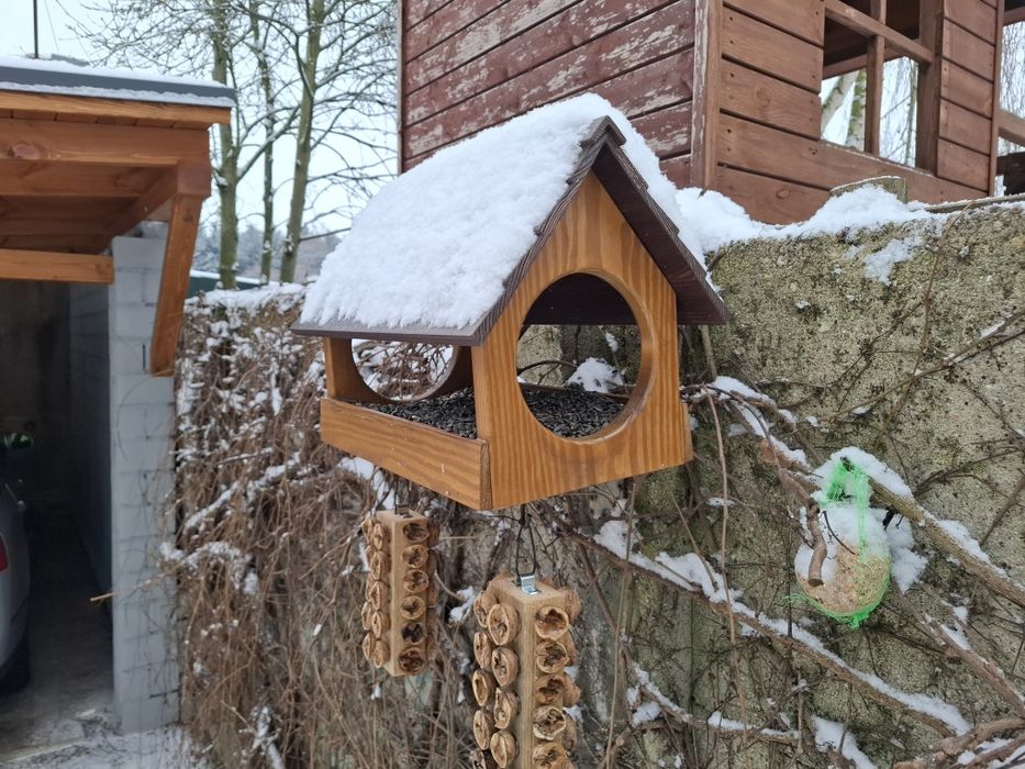 Karmnik Sosna pod zamówienie