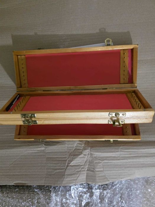 Piórnik na przypony drewniany.