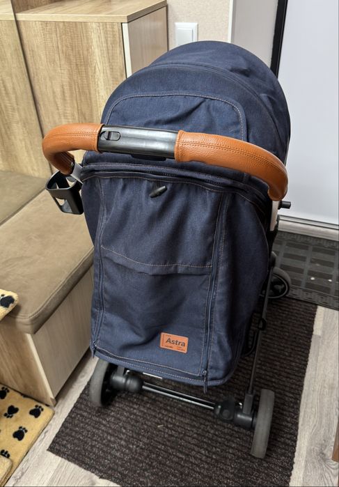 Прогулянкова коляска Carrello Astra