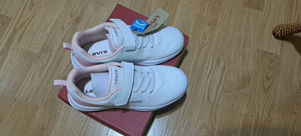 Adidaski Levis rozm.35 dla dziewczynki