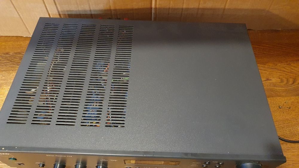 Amplituner Nad 712