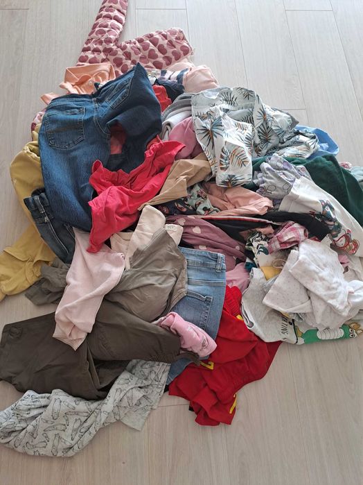 Roupa de criança a granel