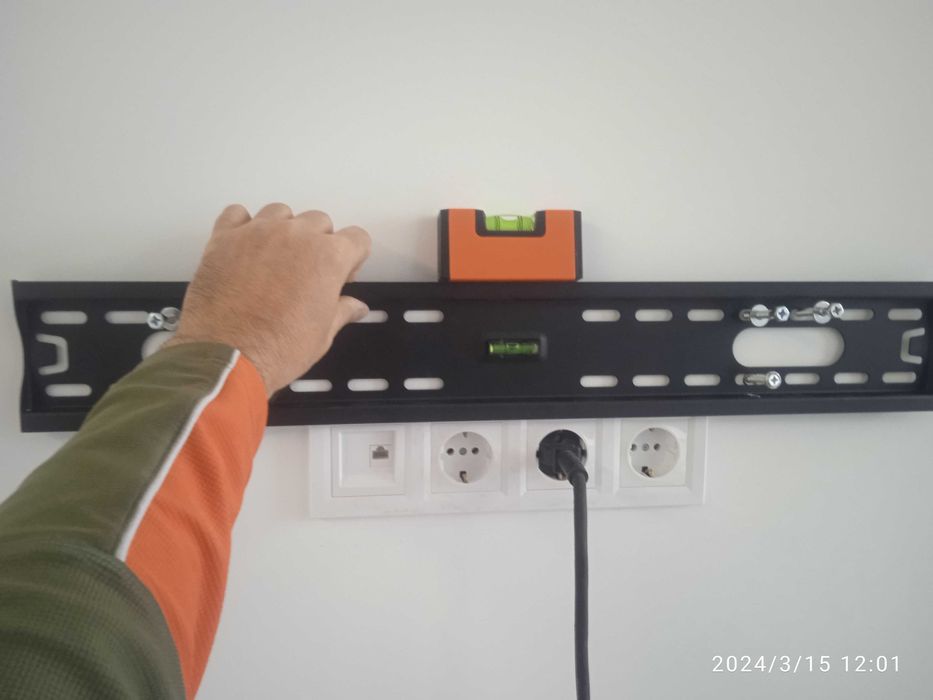 Повесить телевизор на стену вся Одесса,  монтаж телевизора в Одессе.