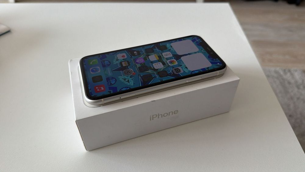 Vendo iPhone 11 64Gb Livre Branco