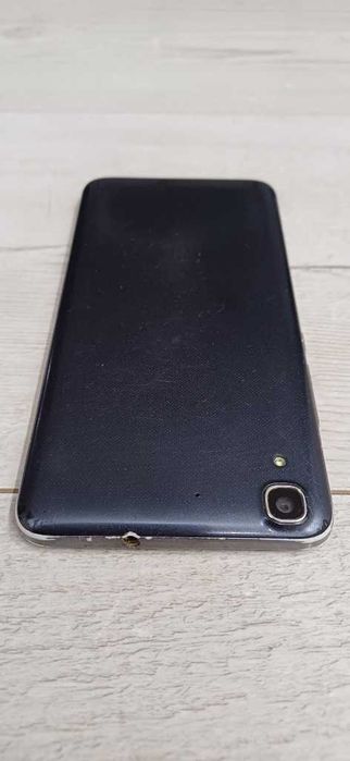 Smartfon Telefon Huawei Y6 SCL-L01 8GB + SD 16 GB 8+ 2 MP LTE