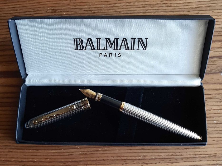 Caneta Balmain usada