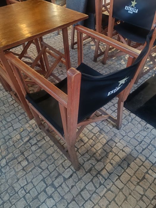 Conjunto mesas e cadeiras madeira