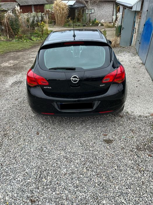 Opel Astra J 1.7CDTI 2010