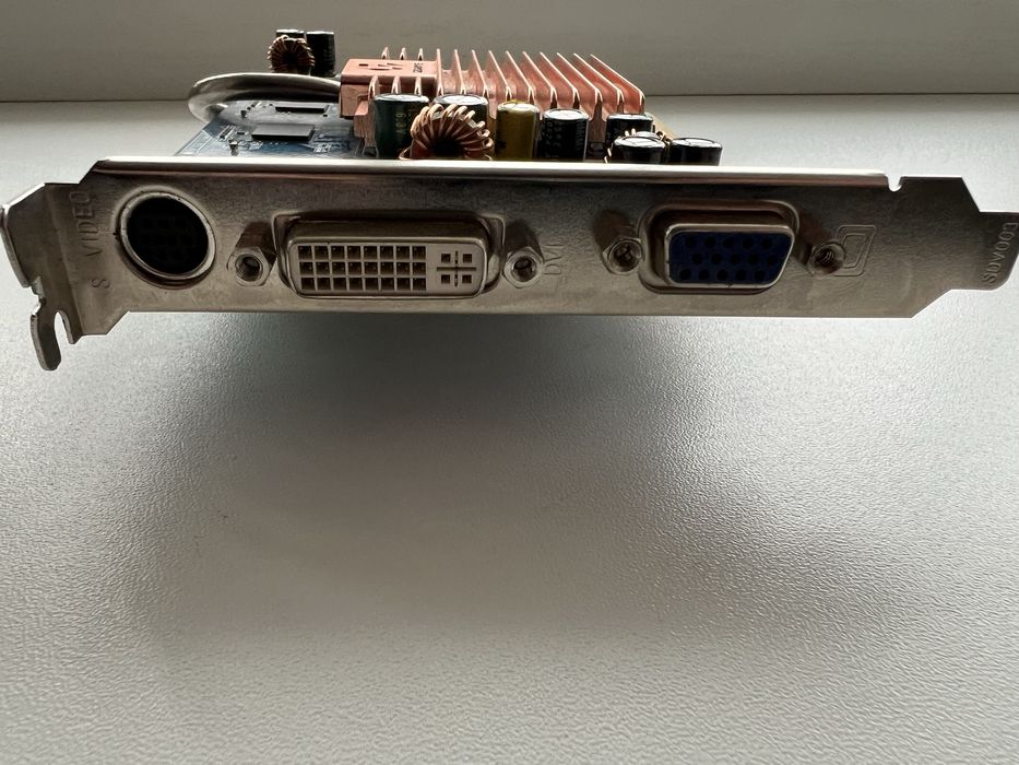 Gigabyte GV-NX76T128D-RH PCI-Ex