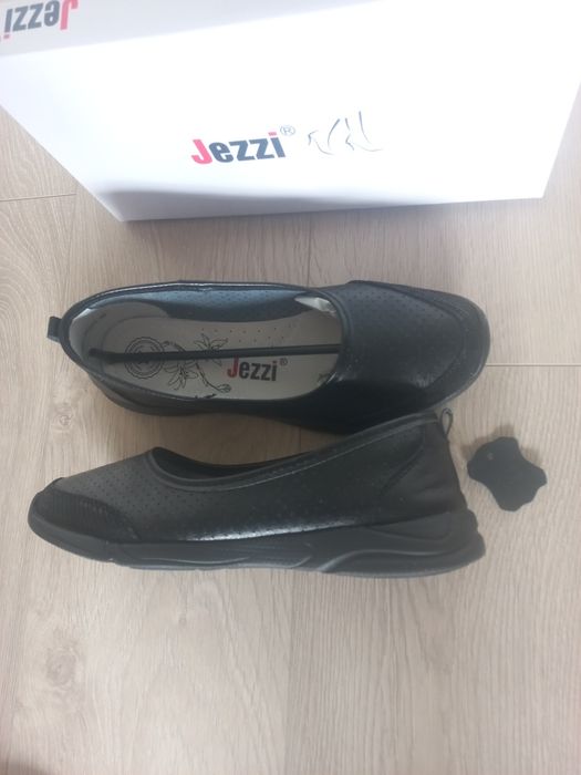 Buty damskie czarne damskie sportowe baleriny r.38 Nowe