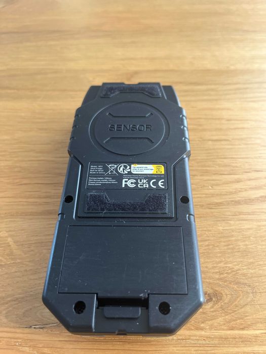 Detektor kołków HANMATEK SF1 4w1 – drewno, metal, kable AC