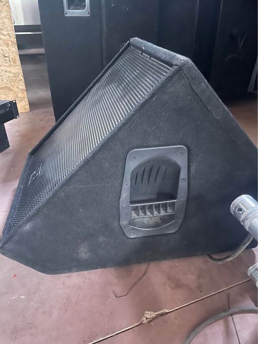 Coluna CVA 15 som de palco