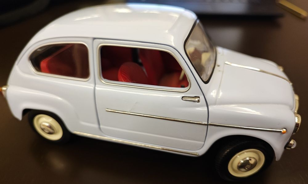 Fiat 600 Berline 1/18