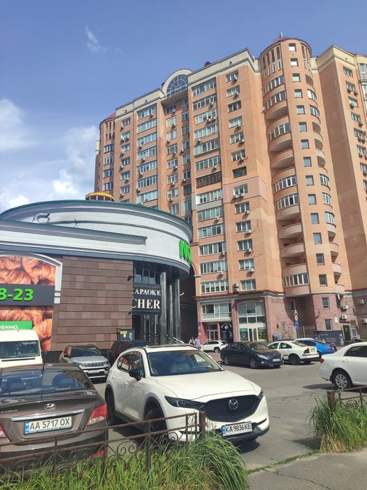 Без %. Продаж ШИКАРНОЇ 1-ї кв на ОБОЛОНІ. Вул. Івасюка 4. 2 поверх.