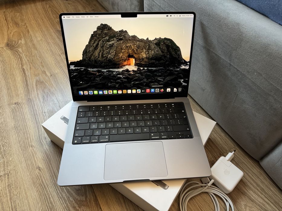 Apple MacBook Pro 14" M3 8GB /512 SSD 79 cykli