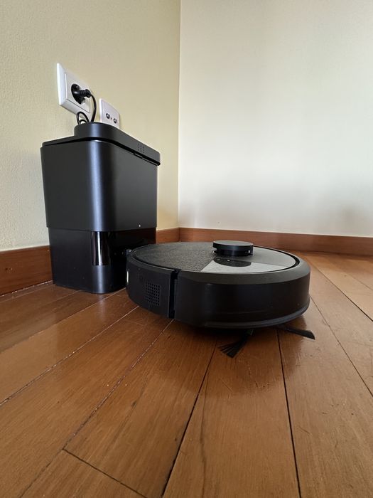 Roomba aspira e passa a mopa