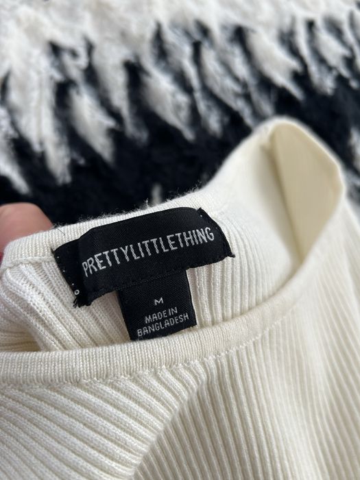 Сукня молочного кольору Prettylittlething