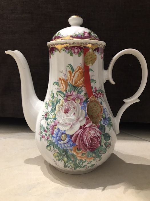 Conjunto Bule e Prato de Porcelana M.A.B.A430934645497538562