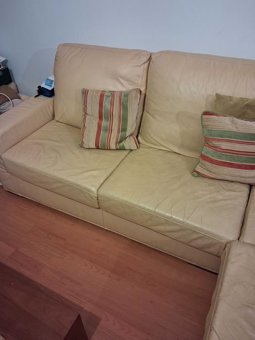 Sofá de canto em pele, impermeabilizado