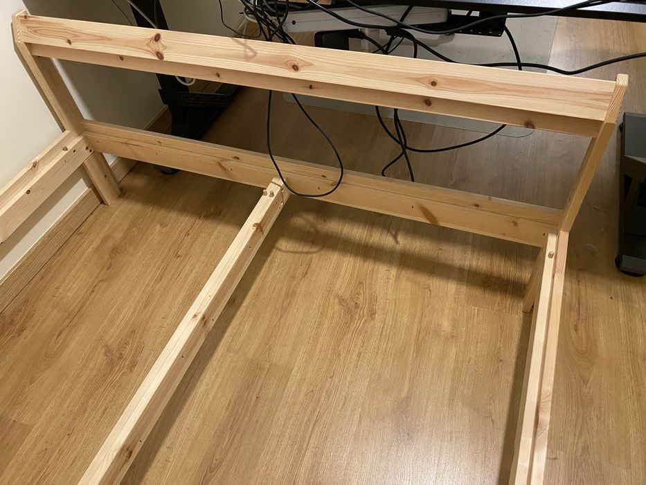 Cama IKEA NEIDEN 140×200, estrados LURÖY (2 un), colchão VESTMARKA