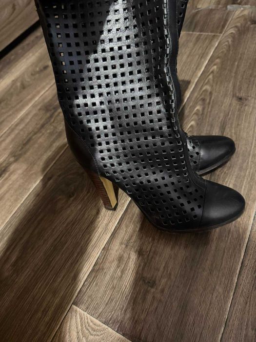 Стильні чоботи з перфорацією Аntonio Biaggi
