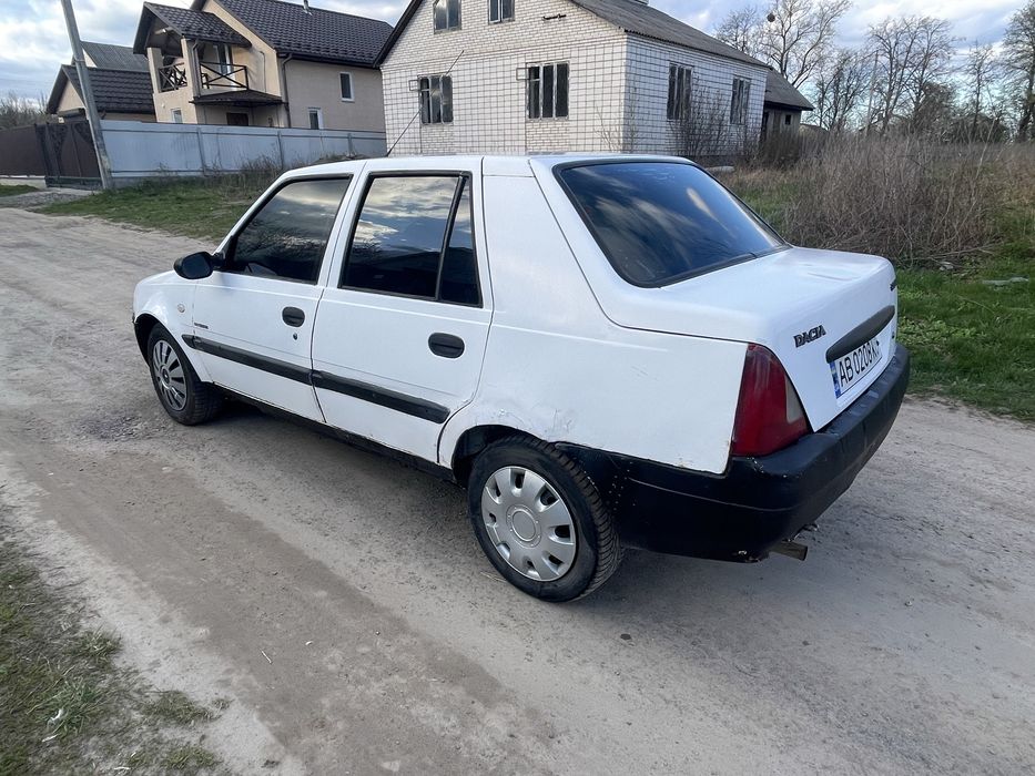 Продам дачію 2003року