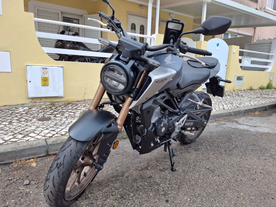 Honda CB125R 2022