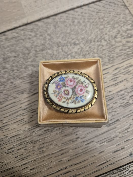 Stara broszka z porcelany Limoges,Francja