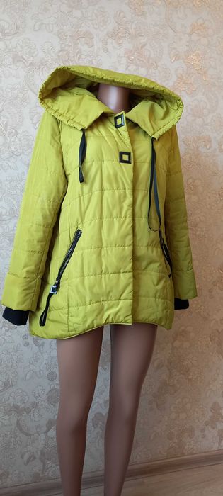Куртка жіноча  в гарному стані 350 грн