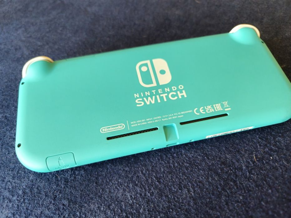 Nintendo switch lite com jogo Pokémon