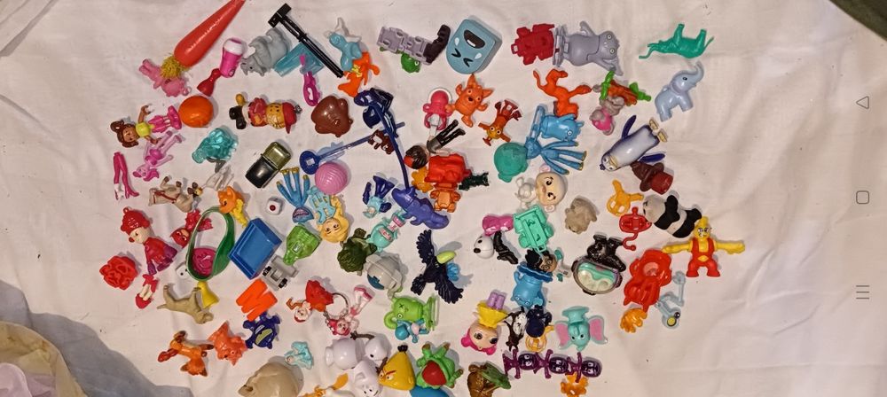 Продам іграшки з кіндерів або дрібні
