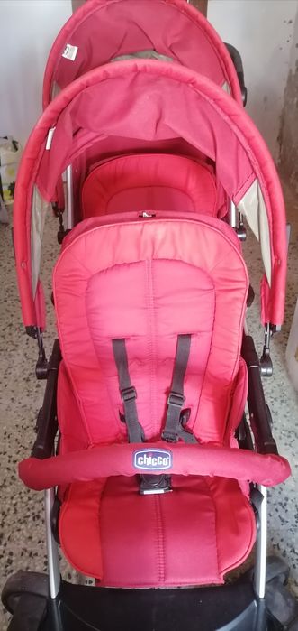 Carrinho de gémeos com 1 ovo