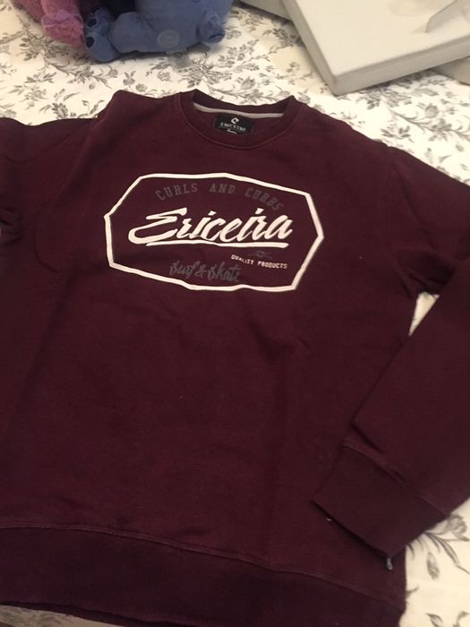 Camisola em vermelho da ericeira.