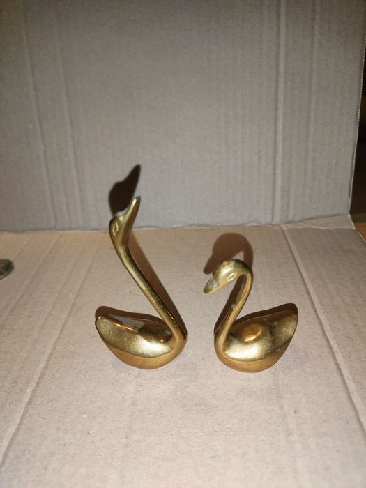 Kolekcja figurek z mosiądzu