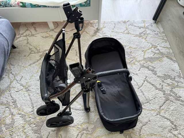 Carrinho de Bebê Leve e Compacto