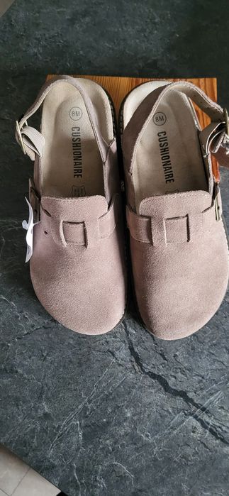 nowe klapki Cushionaire r 38
Rozmiar 38.