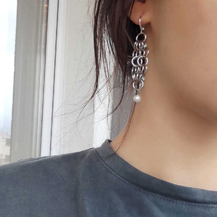 Kolczyki chainmail z perłami biżuteria w stylu wikingów fantasy gotyk