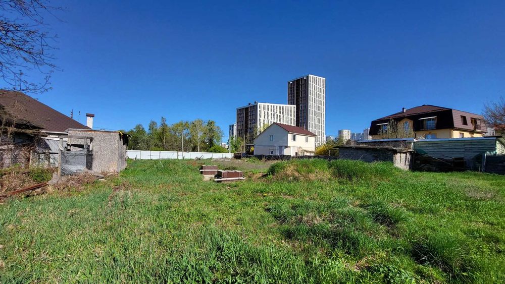Ділянка в центрі Броварів по вул. Київська. Власник