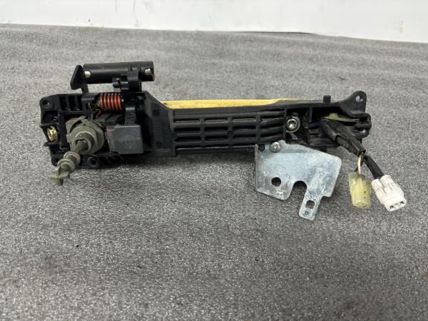 Puxador porta frente esquerda SUZUKI Swift III (MZ, EZ)