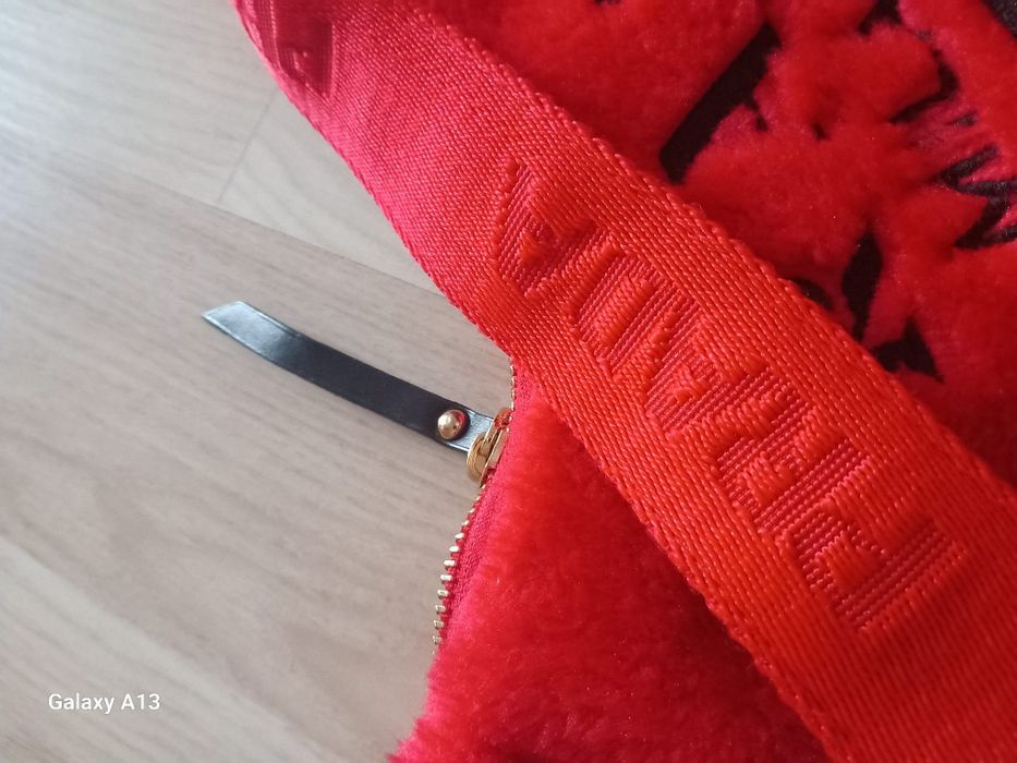Prada futrzana torebka czerwona